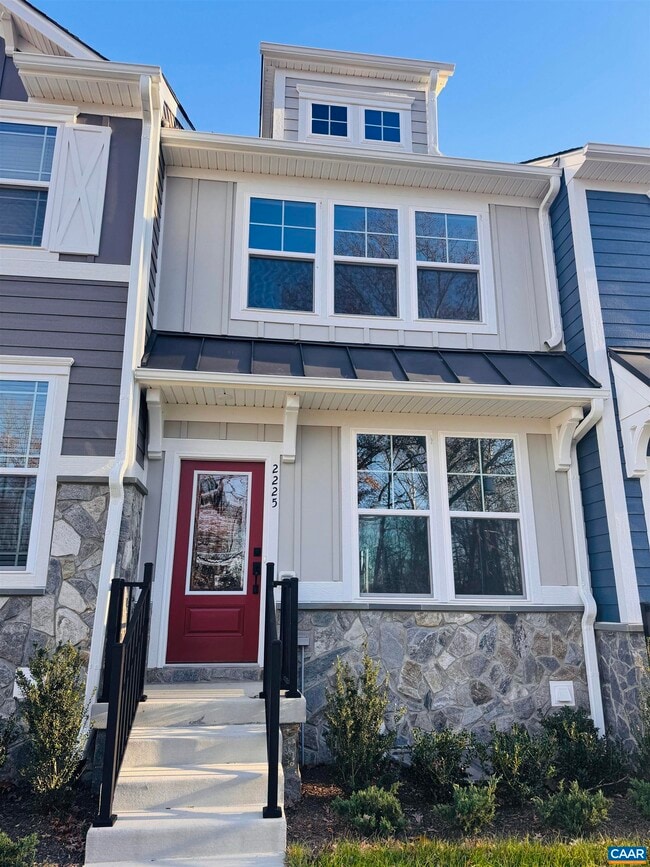 Photo - 2225 Woodburn Rd