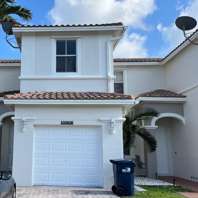 Building Photo - 10906 SW 244th Terrace