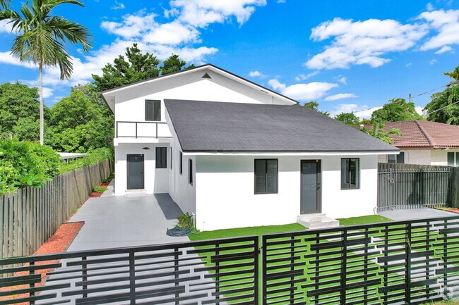 Building Photo - 972 SW 44th Ave Rental