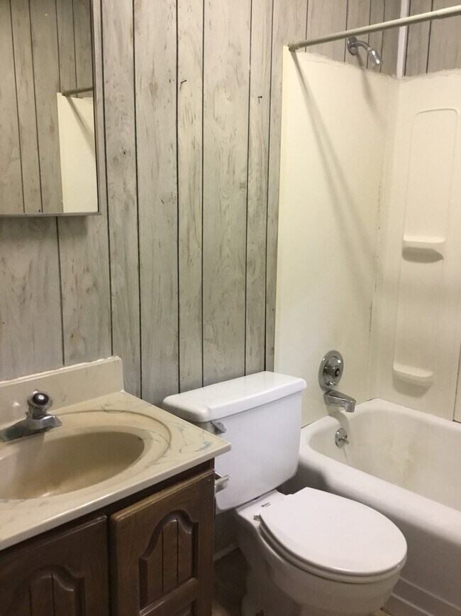 Photo - Charming 2-Bedroom Home with Spacious Livi...