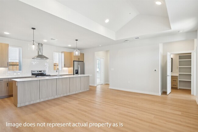 Photo - 3651 S Custer Rd