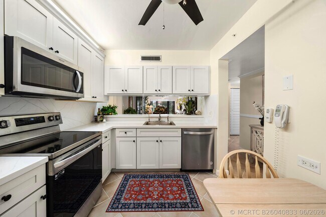 Photo - 601 Seafarer Cir Unit 104