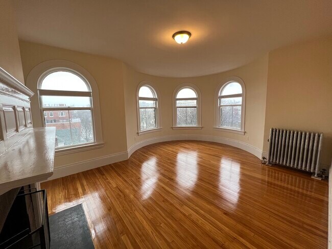 Building Photo - 2 Ware St