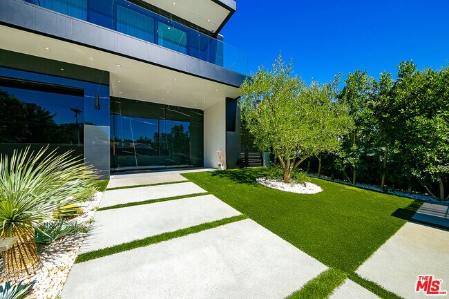 128 Laurel Ave