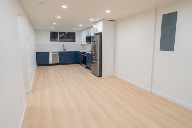 Photo - 4015 SW Thistle St Unit B