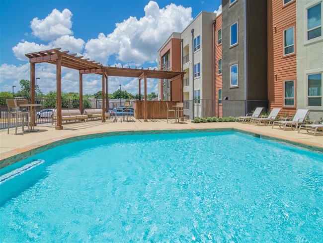 Balcones Lofts - Balcones Lofts