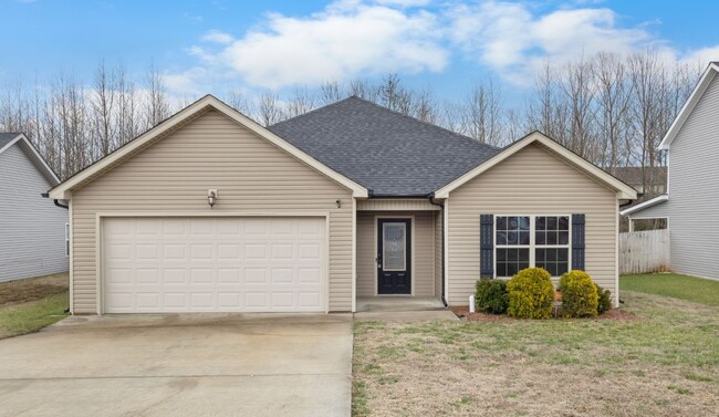 **1360 Freedom Drive Available NOW!! - **1360 Freedom Drive Available NOW!! House