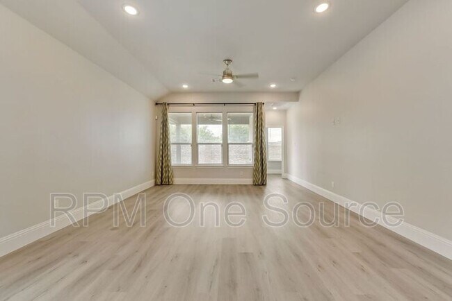Photo - 1819 Michael Dr