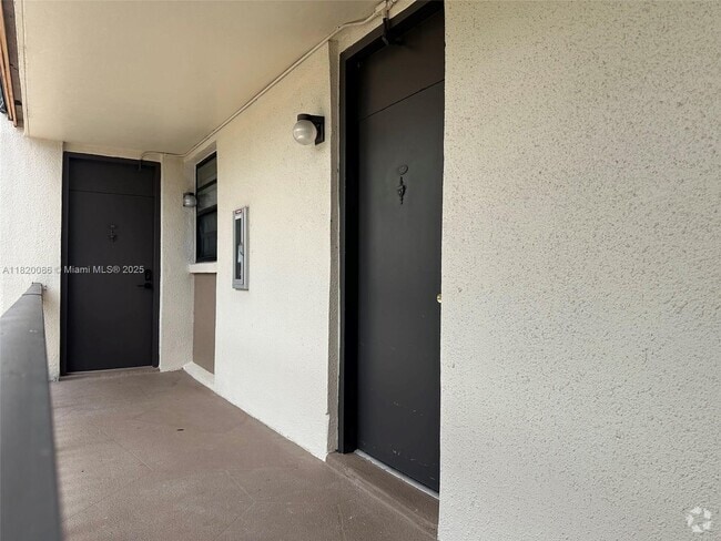 Building Photo - 8419 Forest Hills Dr Unit 302 Rental
