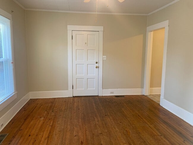 Photo - 1 BR apartment w/ hardwood floors and lawn...