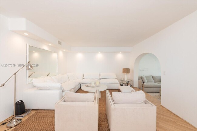 9940 Collins Ave Unit 10