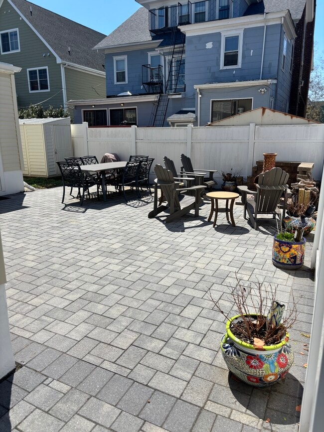 Private Patio - 1004 Heck St Unit 2