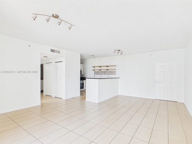 Photo - 425 NE 30th St Unit 604