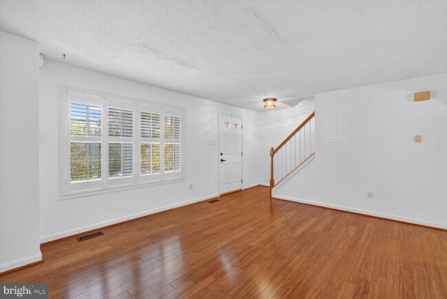 Photo - 5320 Larochelle Ct