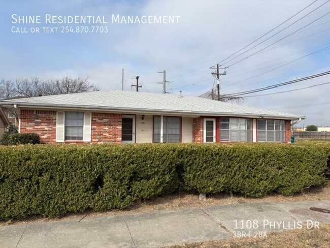 Building Photo - 1108 Phyllis Dr