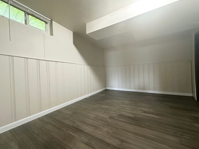 2196 Broadmoor St S Unidad 2196 Broadmoor Street South - B