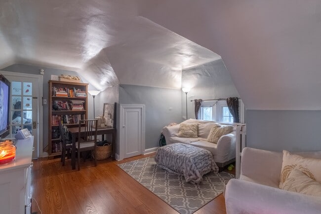 322 Paxson Ave Unit B