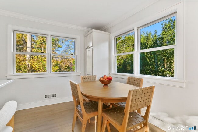 6 Meadowbank Rd