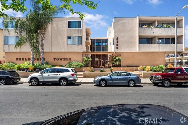 Building Photo - 5429 Newcastle Ave Unit 309 Rental