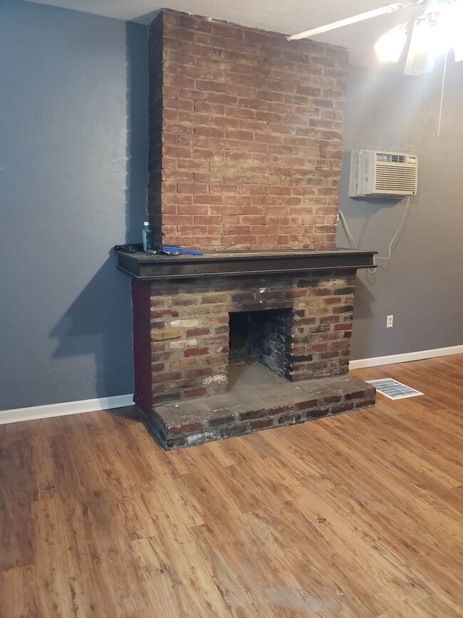 Photo - 120 S Graham St Unit 1