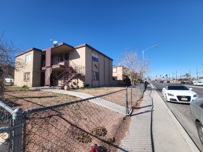 Photo - 853 N Bruce St