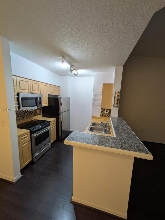 Photo - 6831 SW 44th St Unit 302