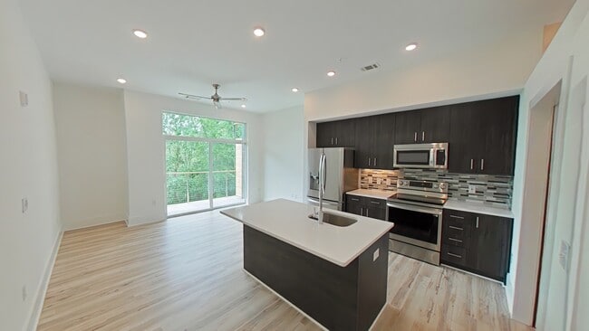 Photo - 2441 Campus Shore Dr Unidad 307
