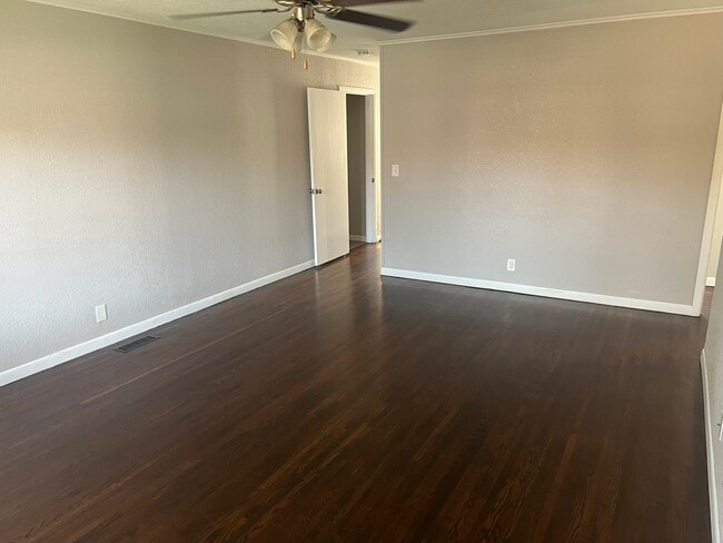 Photo - 3839 S Cincinnati Ave