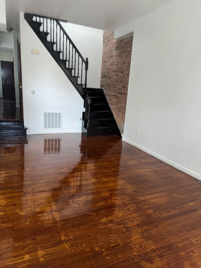 Building Photo - Beautifully Renovated Home! Corner House! ...