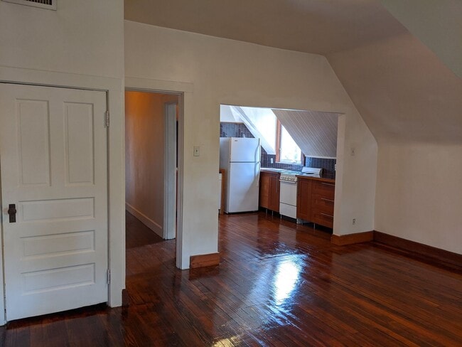 Photo - 20 Wallace Ave Unit 20 Wallace Ave. Apt.3