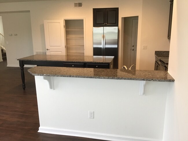 Photo - 233 Sandusky Ln