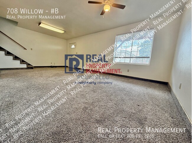 Photo - 708 Willow-#B Unit #B
