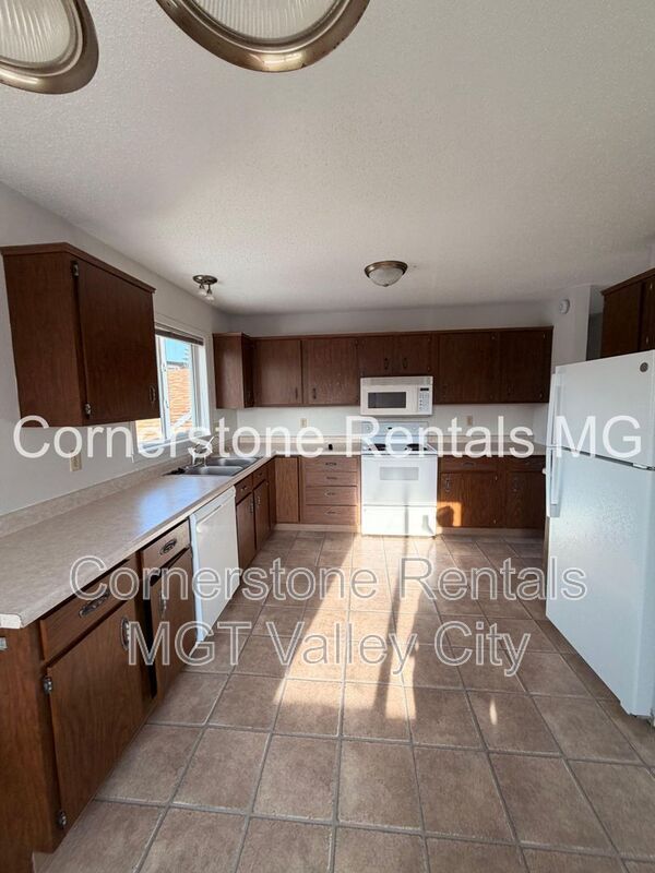 Photo - 1063 5th Ave NW