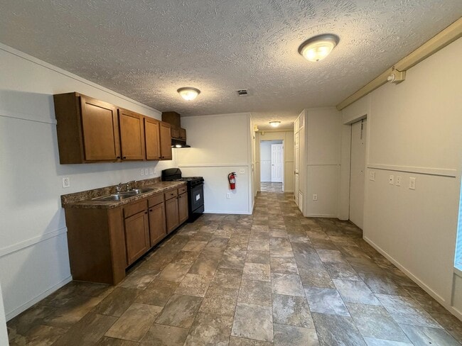 Photo - 2-Bed Mobile Home | Water, Trash & Lawn Care Included! Unit 12