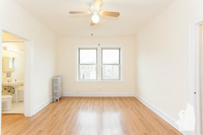 Photo - 2536 N Sawyer Ave