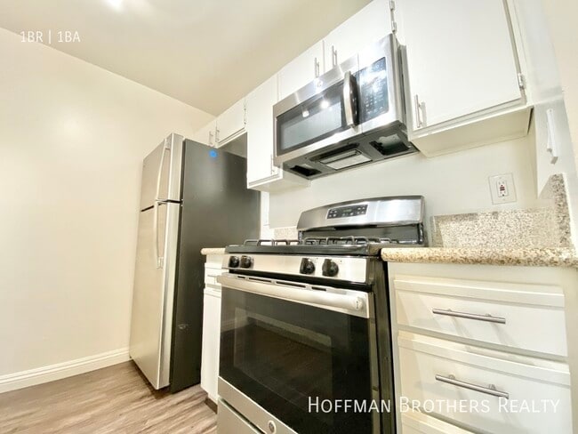 Photo - 1725 Grismer Ave Unidad 110