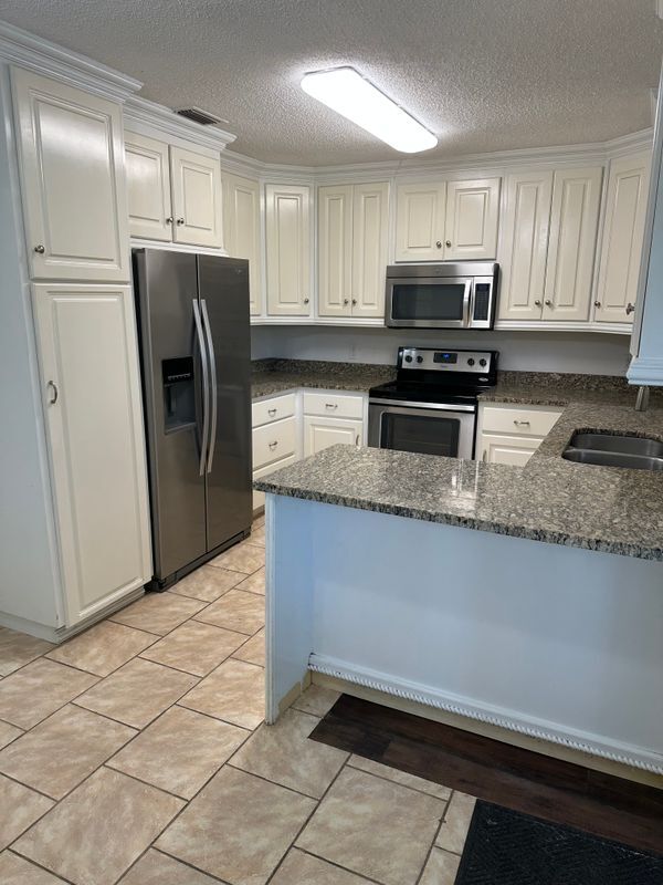 Photo - 2801 Pine Ridge Dr