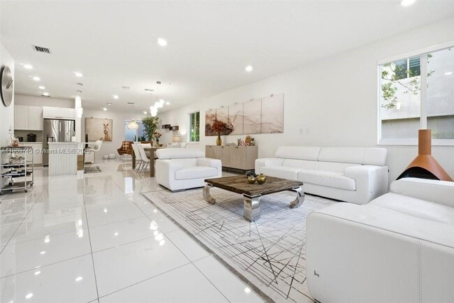 Photo - 6611 NW 102nd Path