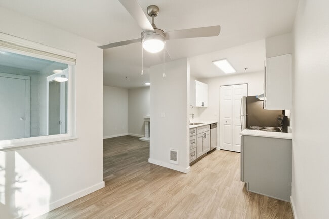 Spinnaker Apartments