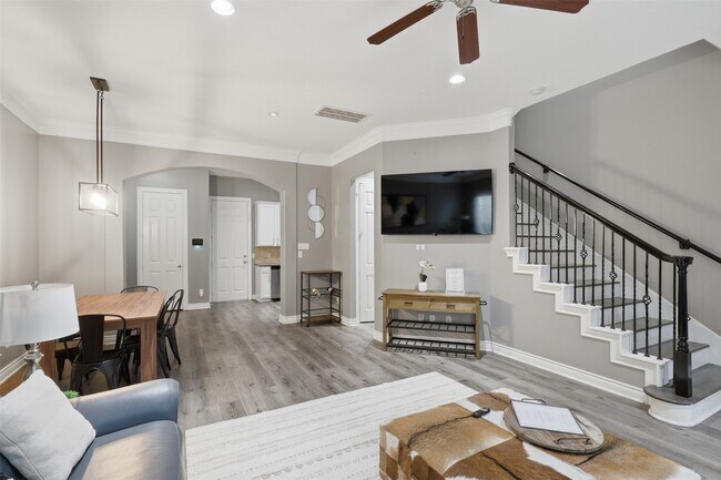 Photo - 9003 Bayview Cove Dr