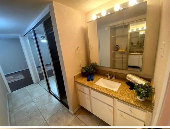 Photo - 9000 Bissonnet St Unidad 307