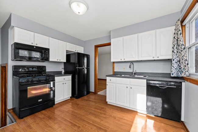 Photo - 9222 Lorel Ave