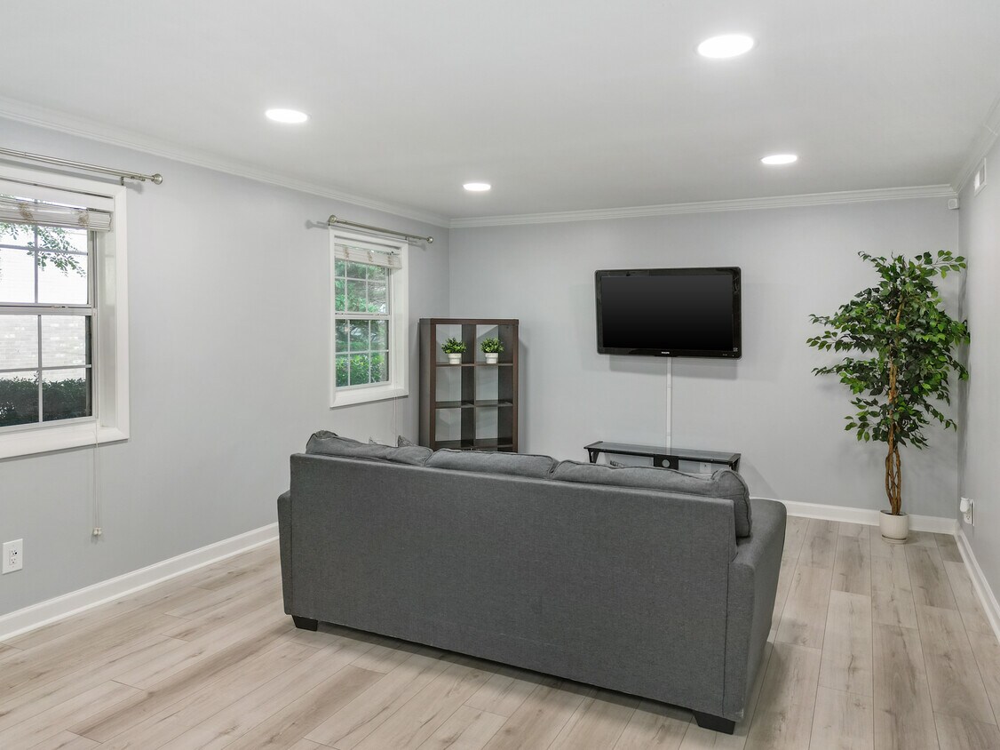 Photo - 6900 Roswell Rd (Sandy Springs, GA)