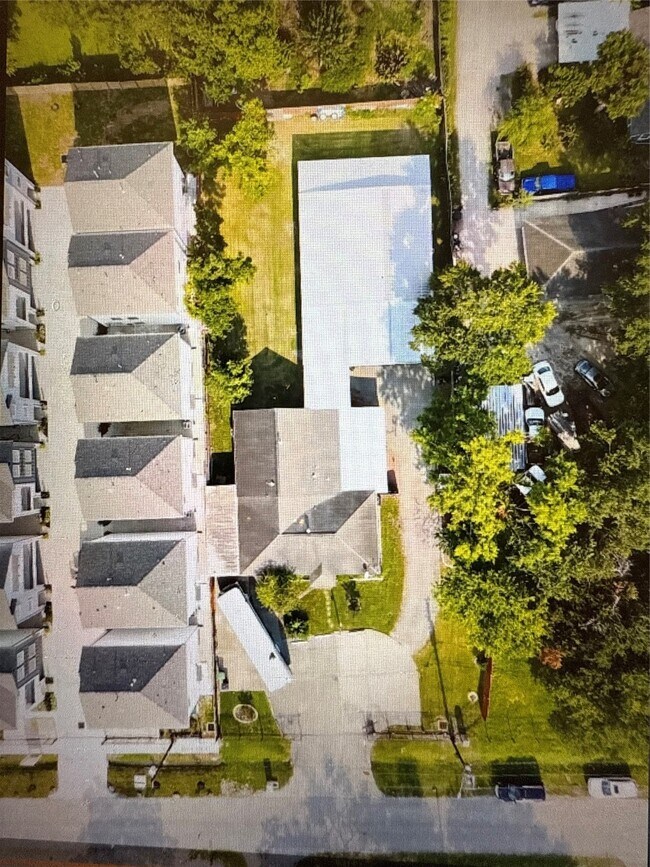 Photo - 2302 Hoskins Dr