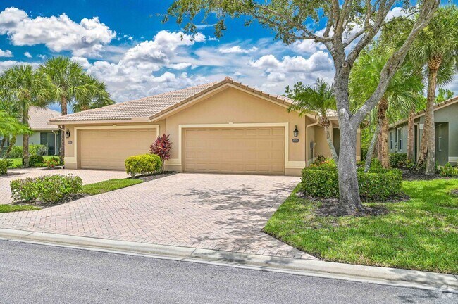 Building Photo - ** NOW AVAILABLE ** Villa in Bella Terra  ... Rental
