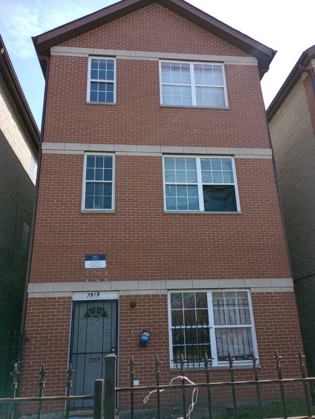 Photo - 7919 S Phillips Ave Casa