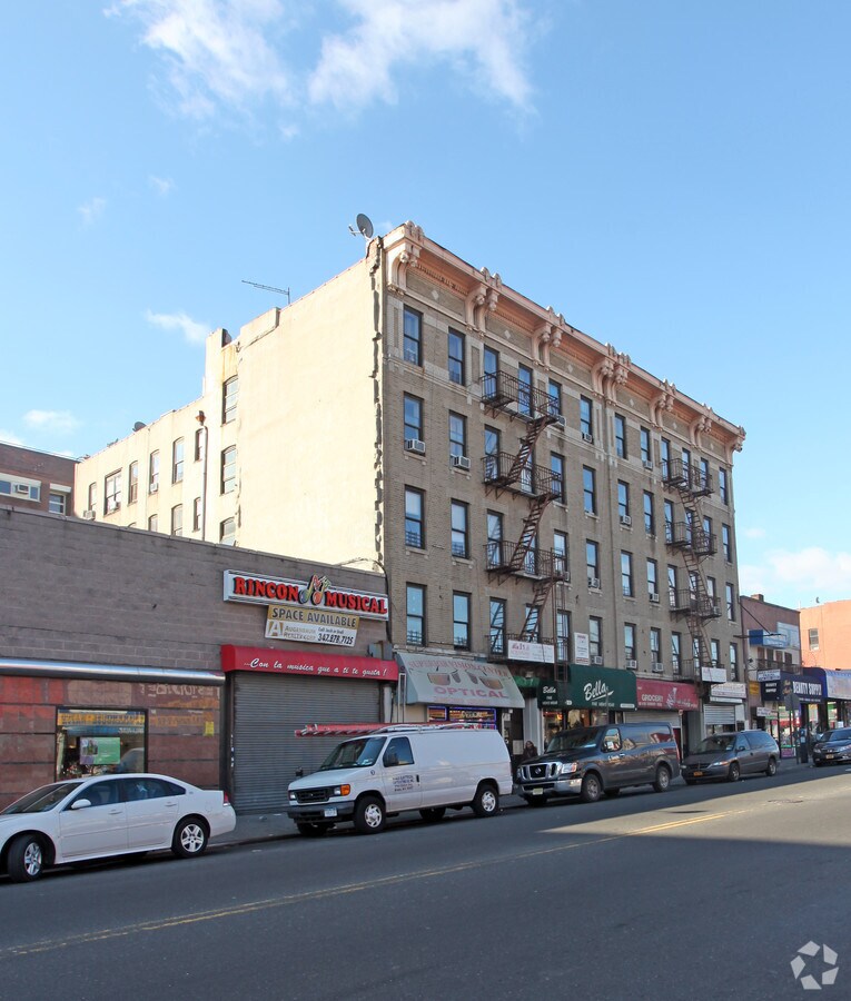 744-748 E Tremont Ave - 744-748 E Tremont Ave Apartments