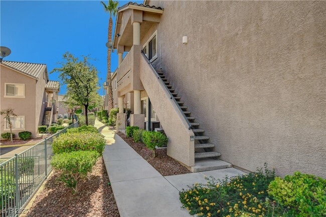 Photo - 2052 Jade Creek St Unidad 203