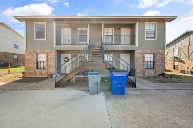 Photo - 606 Kings Way Dr Unit C