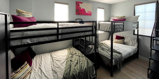 Photo - 300 N Plymouth Blvd